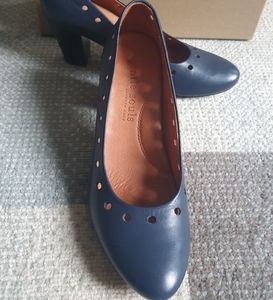 Blue gentle souls pumps